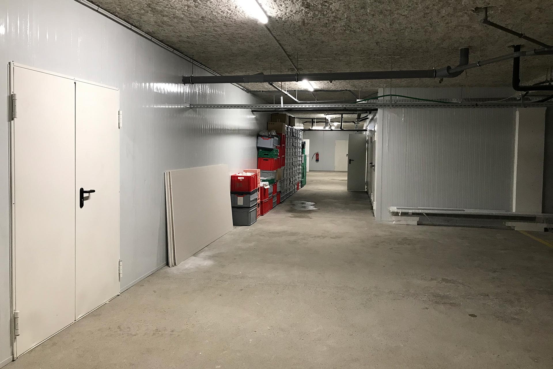 Site, en cours d’aménagement, de la ferme urbaine souterraine Cycloponics installée dans un parking du quartier Langlet-Santy, dans le 8e arrondissement de Lyon