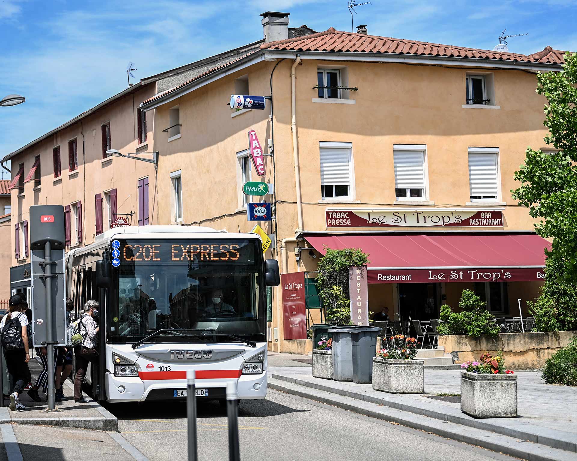 bus en centre ville de Francheville