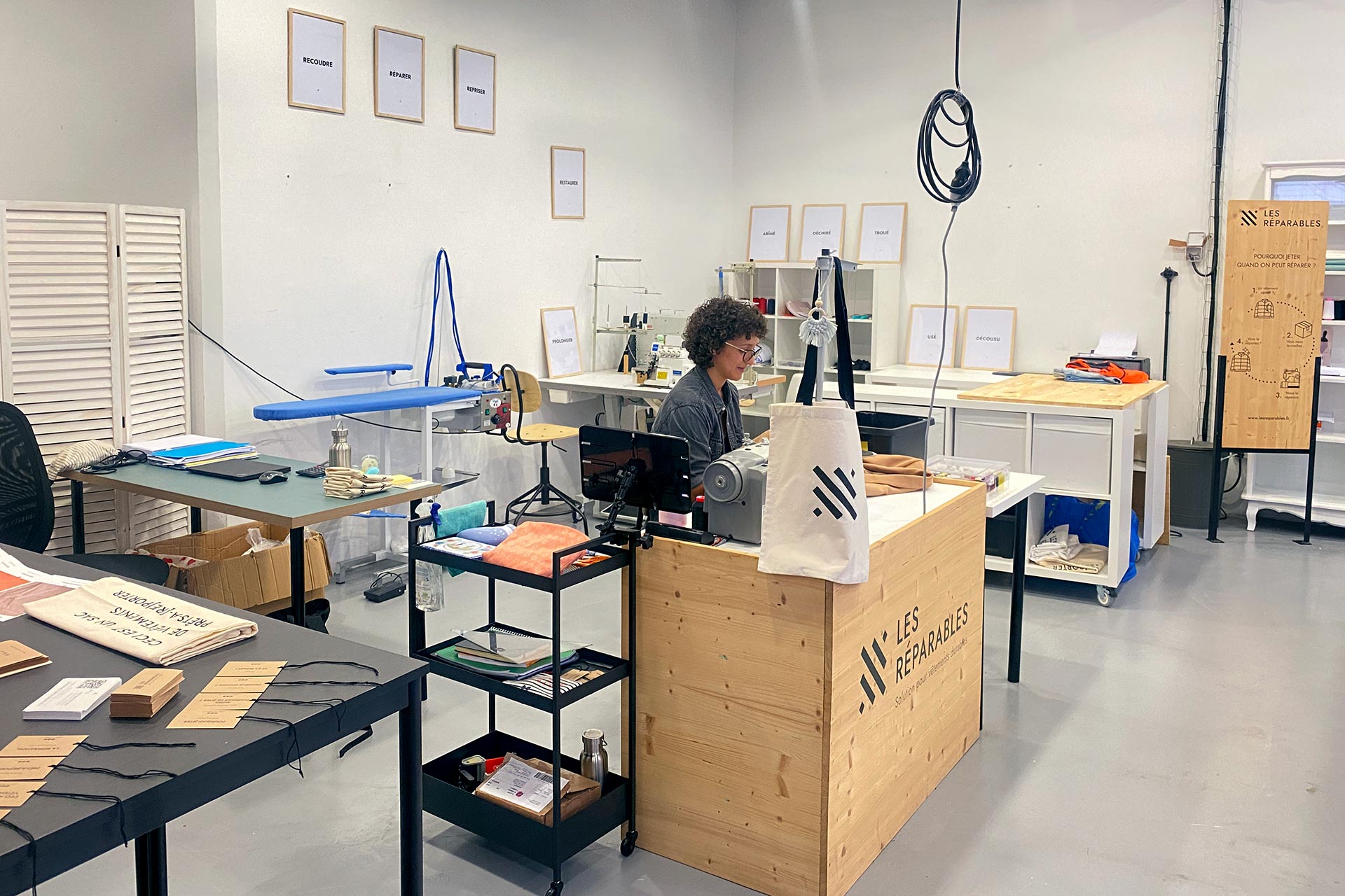 Atelier de réparation textile Les Réparables installé au sein du 6E dans le 2e arrondissement de Lyon depuis septembre 2023
