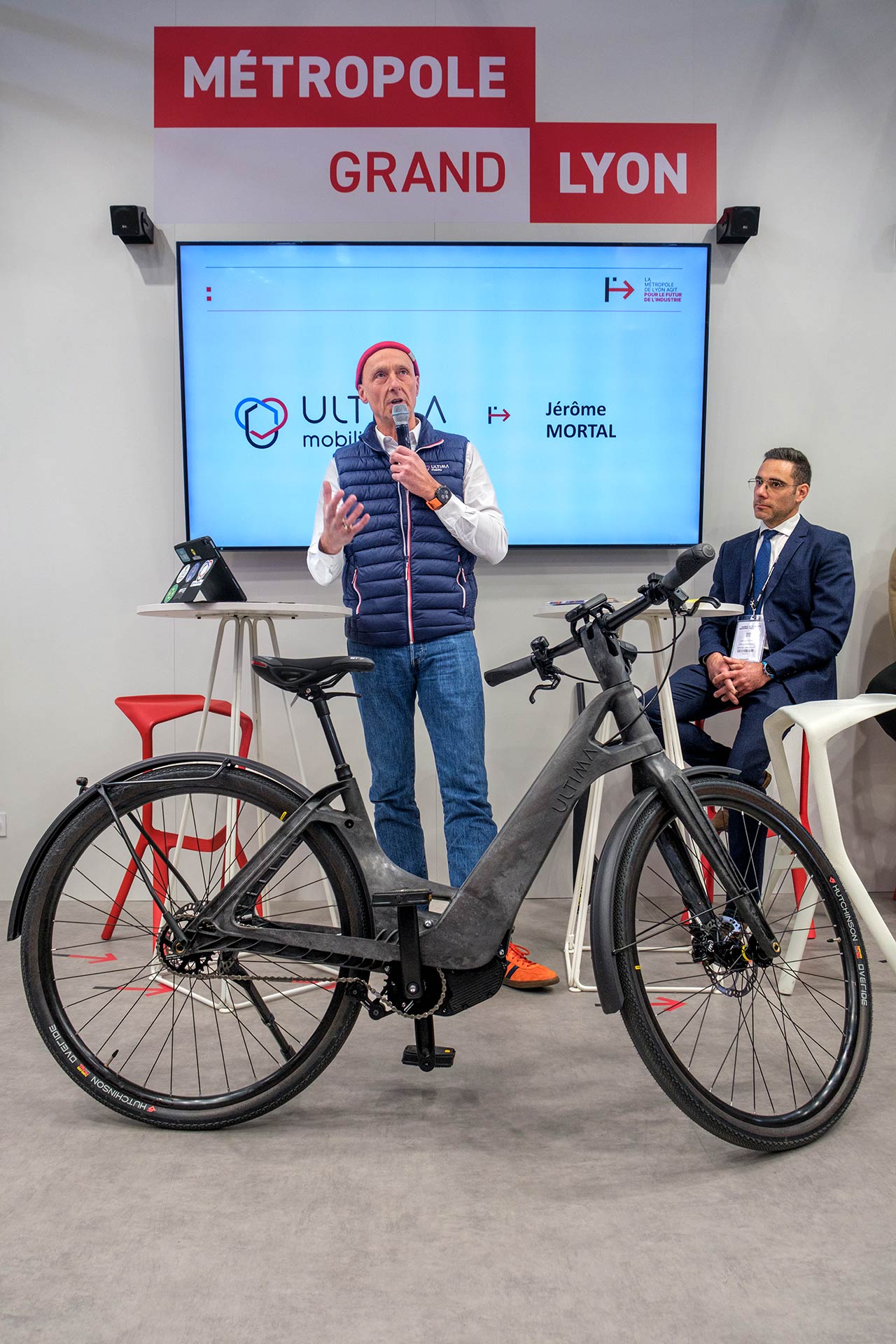 Intervention de Jérôme Mortal, co-fondateur et dirigeant d’Ultima Mobility, sur le stand de la Métropole de Lyon au salon Global industrie 2023 à l’occasion du parcours « En 2023, l’industrie du vélo accélère » qui s’est tenu le 8 mars 2023 à Eurexpo Lyon