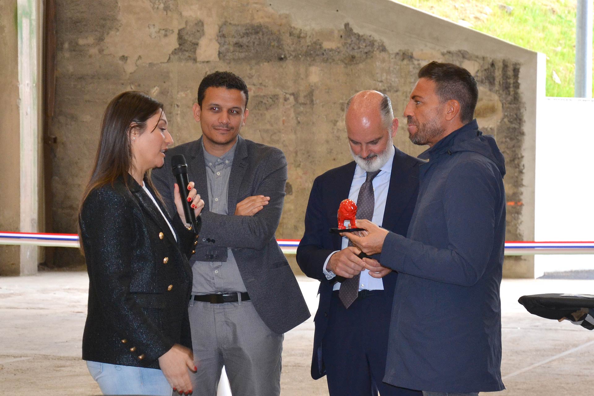Presentation of the ONLYLYON lion trophy to Valecobois Rhône-Alpes (Saviola Group) during the inauguration of its wood waste recycling facility on Tuesday, 31 May 2022 in Givors